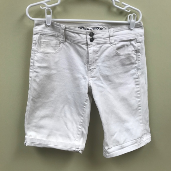 🔥SALE🔥Tommy Hilfiger white jean shorts size6 - Picture 3 of 6